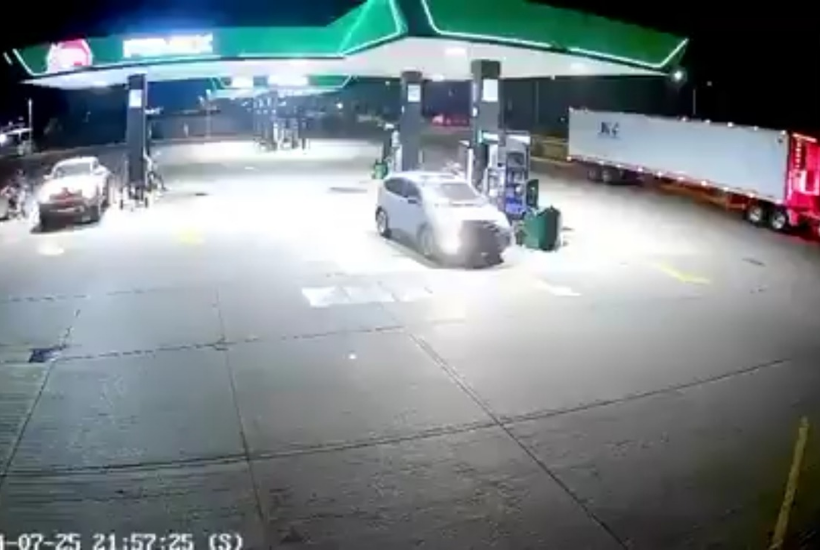 Héctor Cuén habría sido atacado a balazos en una gasolinera de SinaloaFoto: Captura de pantalla video FGE Sinaloa 