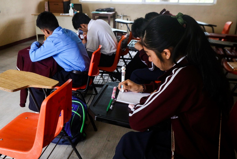 En su primera etapa, esta beca beneficiará a 5.6 millones de estudiantes de secundaria. Foto: Cuartoscuro 