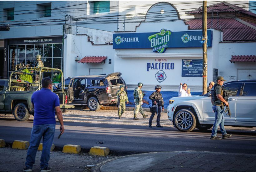 Grupos de civiles armados desataro balaceras al amanecer en colonias de Culiacán.