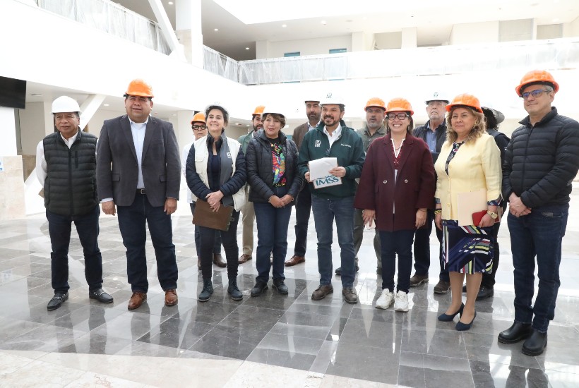 La Gobernadora del Estado de México, Delfina Gómez Álvarez; el Director General del IMSS, Zoé Robledo y la Presidenta Municipal de Ecatepec, Azucena Cisneros Coss, supervisaron la UMF No 93. FOTO: @delfinagomeza