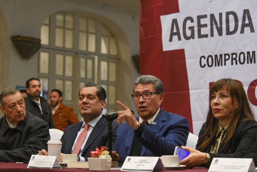 Ricardo Monreal en la  primera reunión plenaria 