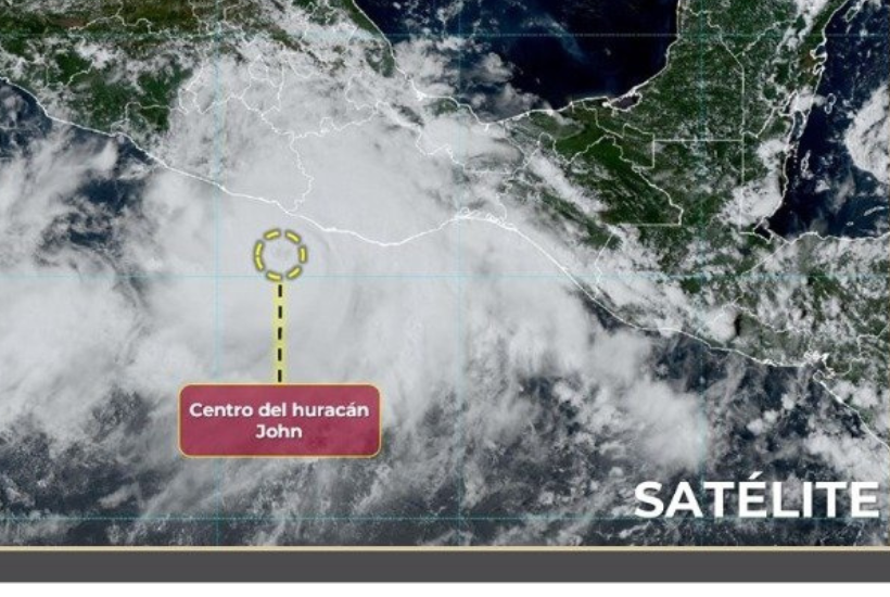 En Oaxaca y Guerrero se suspendieron clases por la llegada del huracán. Foto: @conagua_clima