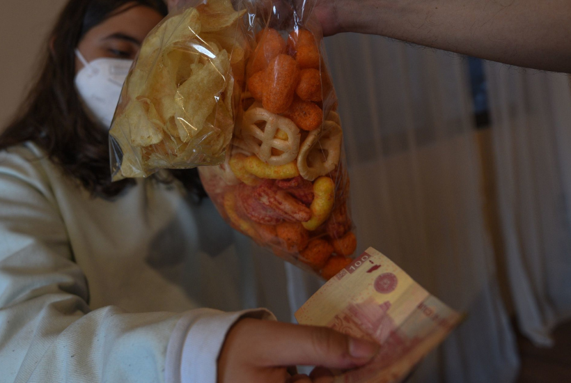 Las autoridades aseguran que en el 98% de las escuelas del país se vende comida chatarra. Foto: Crisanta Espinosa/Cuartoscuro