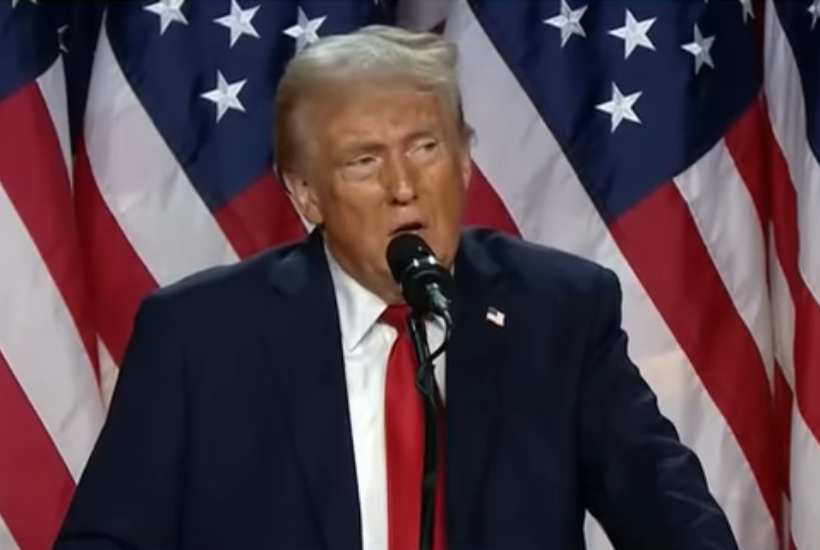 Ganó con 277 votos electorales sobre 224 de la candidata demócrata, Kamala Harris. Foto: Captura de pantalla discurso Donald Trump desde Palm Beach