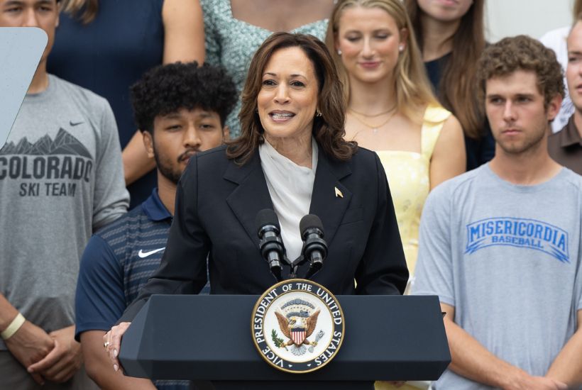 Kamala Harris en eljardín Sur de la Casa Blanca