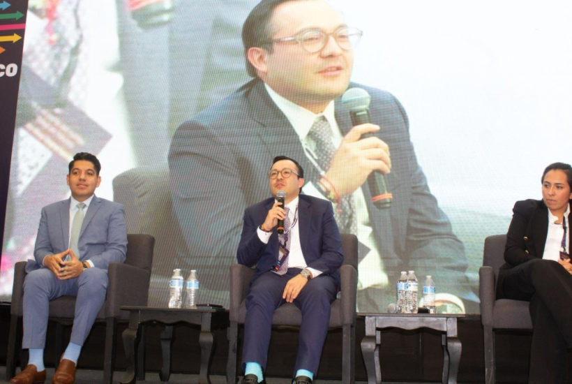 El secretario Daniel Sibaja participa en una ponencia sobre movilidad