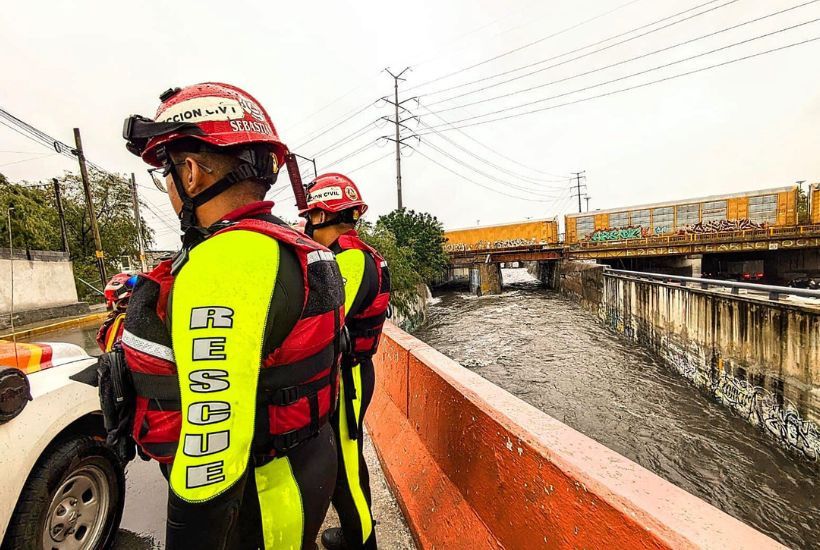 En Nuevo León tres niños fallecieron como consecuencia de la lluvia intensa. Foto X: @pc_mty