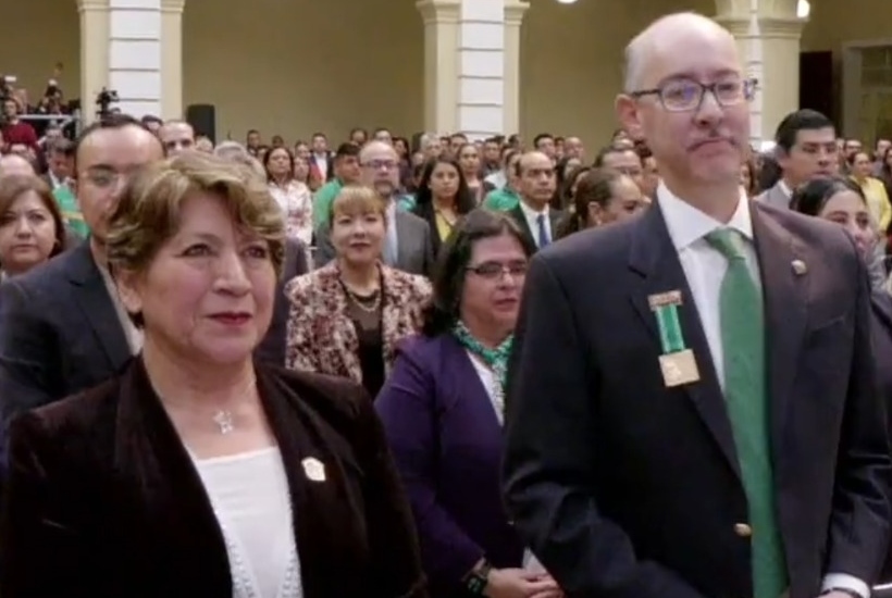 La gobernadora y el rector de la UAEMEX antes del informe realizaron una pequeña gira por algunos espacios de la universidad. FOTO: Captura redes sociales