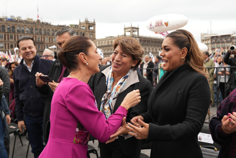 La gobernadora mexiquense asistió al evento en el Zócalo de la Ciudad de México. Foto: GEM