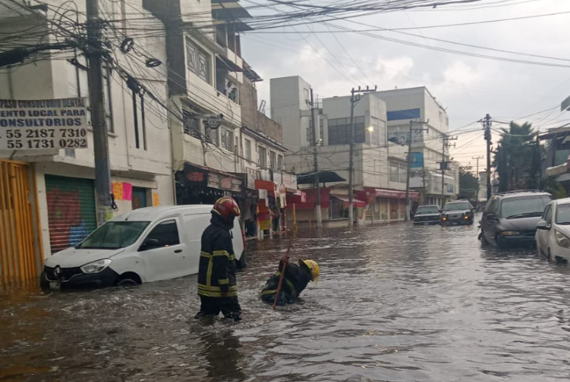 Personal de la Dirección de Protección Civil y de Bomberos, así como de otras áreas del Ayuntamiento de Naucalpan