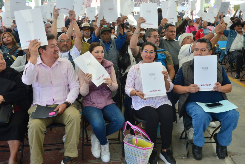 otorgando certeza jurídica a 10 mil mexiquenses, 50 por ciento de ellos para mujeres.